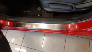 Kia Rio - ochrana prahu vpředu