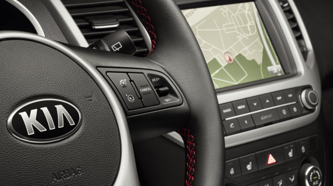 Kia Venga (YN)  – vyhřívaný volant, tempomat s omezovačem rychlosti