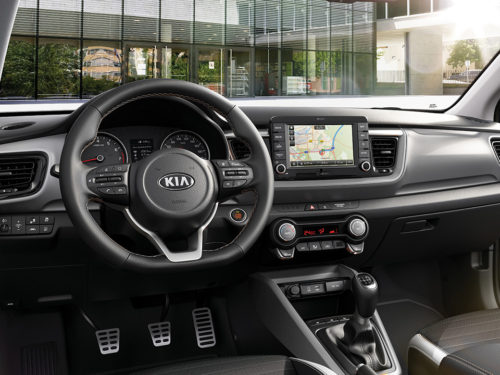 Kia Stonic SE - moderní interiér